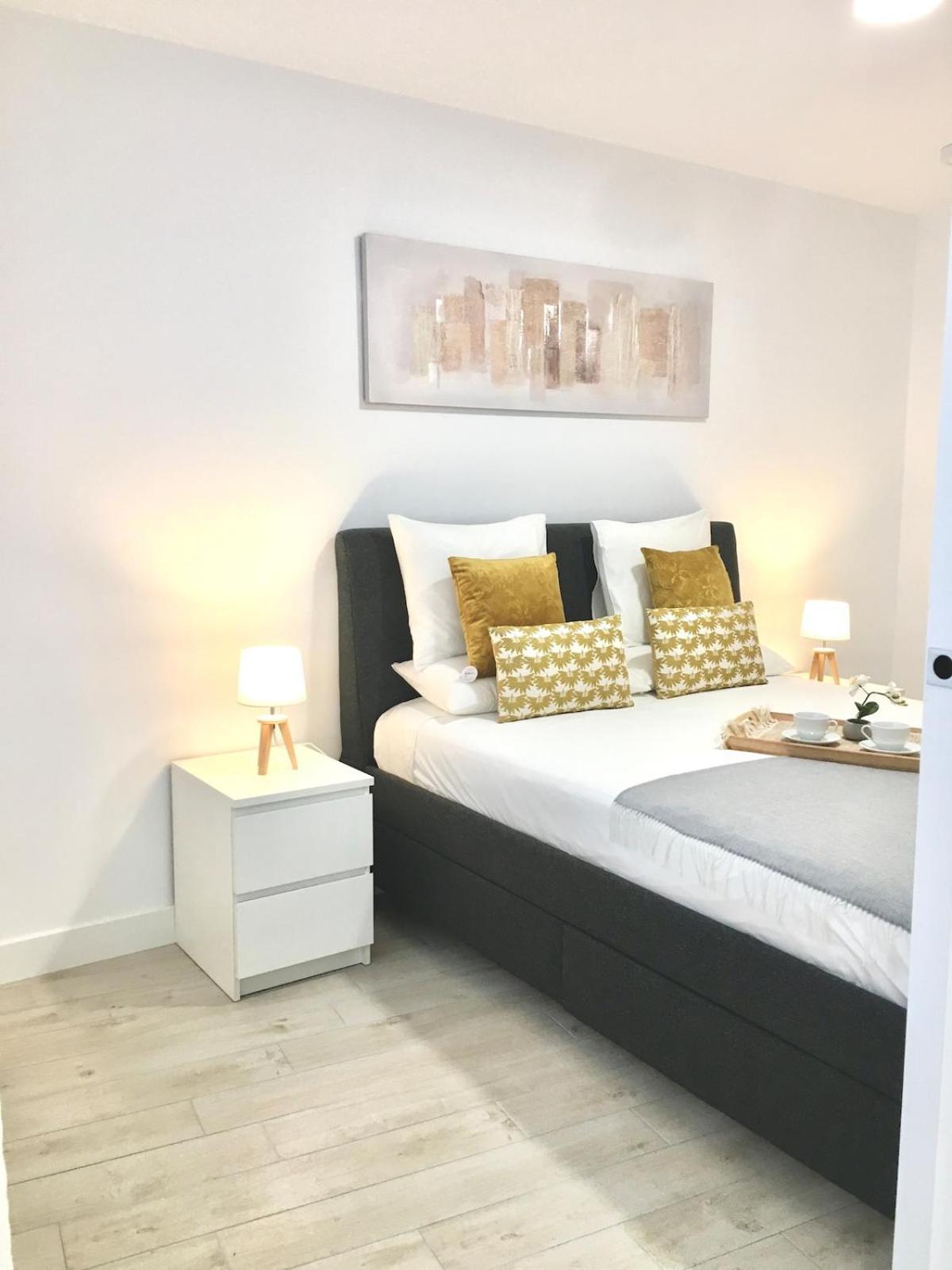 Castro Holidays - Apartamentos Centricos Con Garaje Gratis Castro Urdiales Kültér fotó